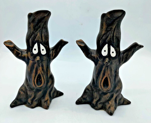 Halloween haunted tree trunk - haunted,